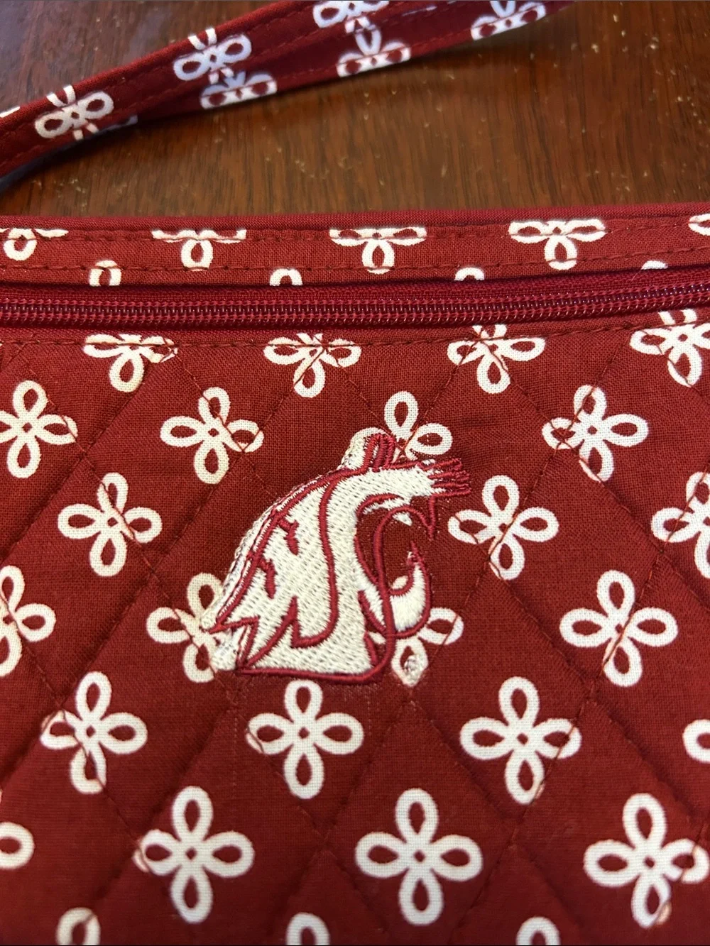 Vera Bradley Washington State Cougars burgundy wristlet NWOT